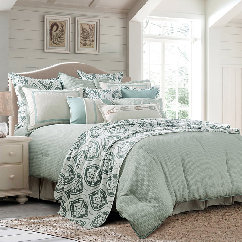 Londonderry 4 Pc. Queen Comforter Set - Green/White